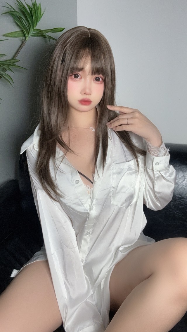 洛桑w伊梓写真资源｜性感白衬衫+制服诱惑【全图整理】