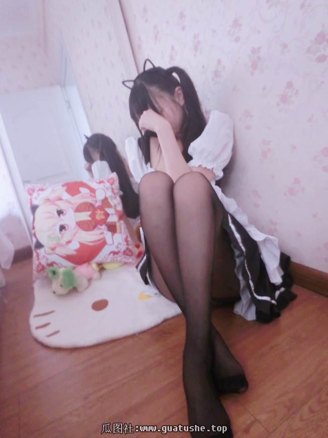 探索赛高酱「被窝时差」甜美写真，高清全图免费下载，千万不要错过！