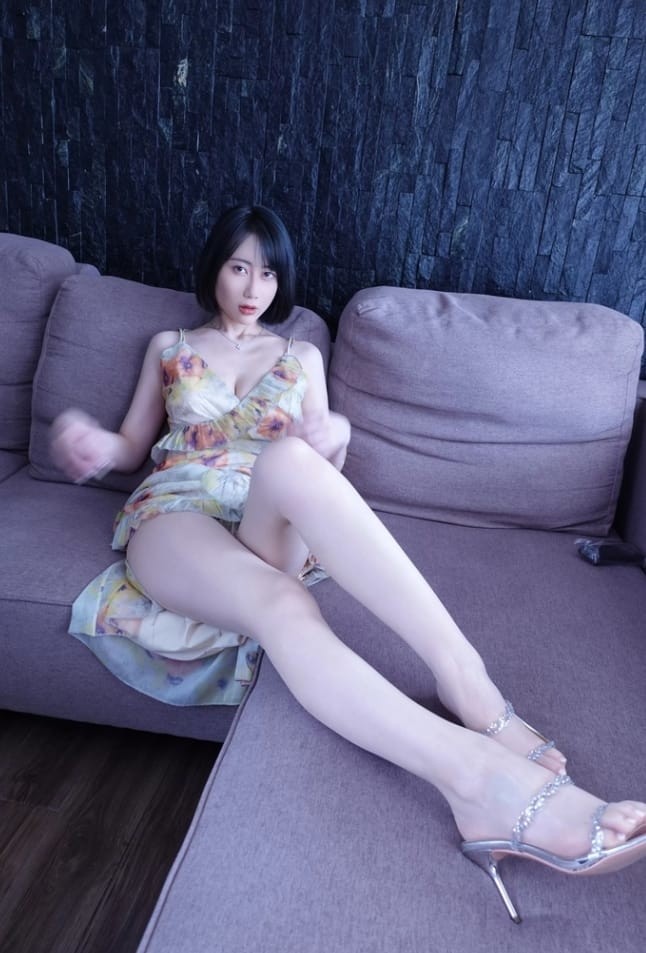 郑瑞妤最新性感写真免费合集:高清大图免费获取,这身材也太绝了!