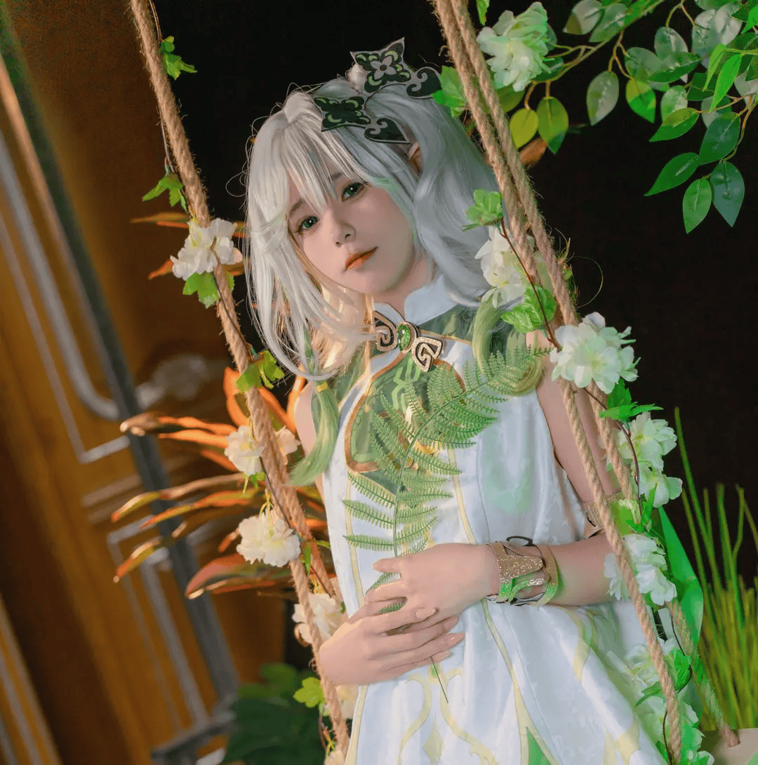 咬人小小兔高甜写真暴击！草莓气泡系少女感天花板（宅男速存）