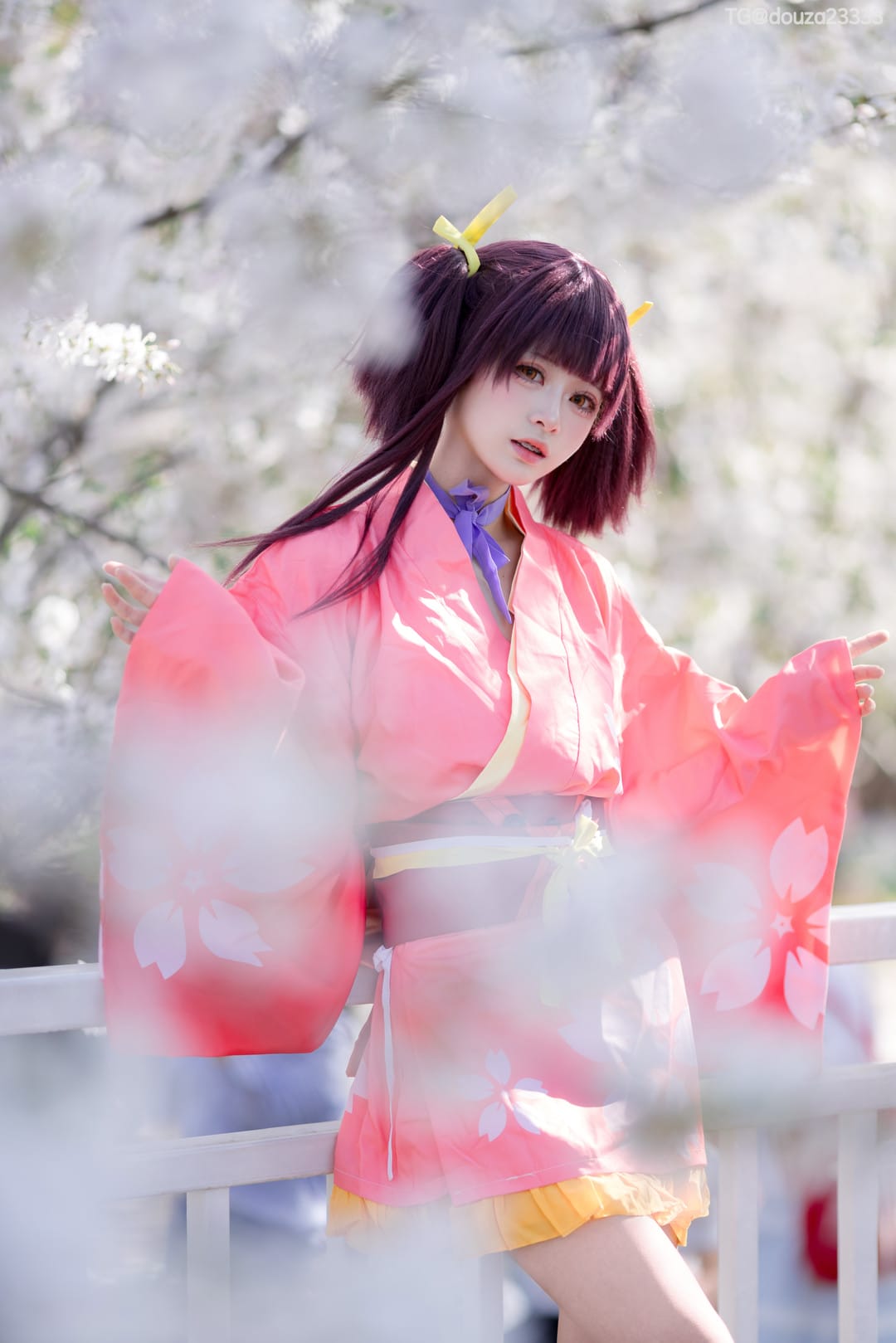 九柒喵 (2) 九柒喵・午后光影诗 白衬衫被阳光吻出金边 指尖捻着风的形状 安静得像幅画(高清原图)