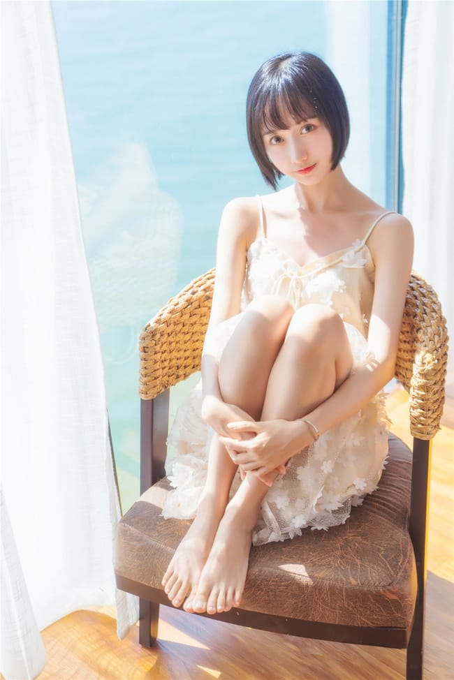 全网求存！木绵绵 owo 「被窝时差」写真抱大熊的呆愣脸 甜得像偷藏了罐草莓酱