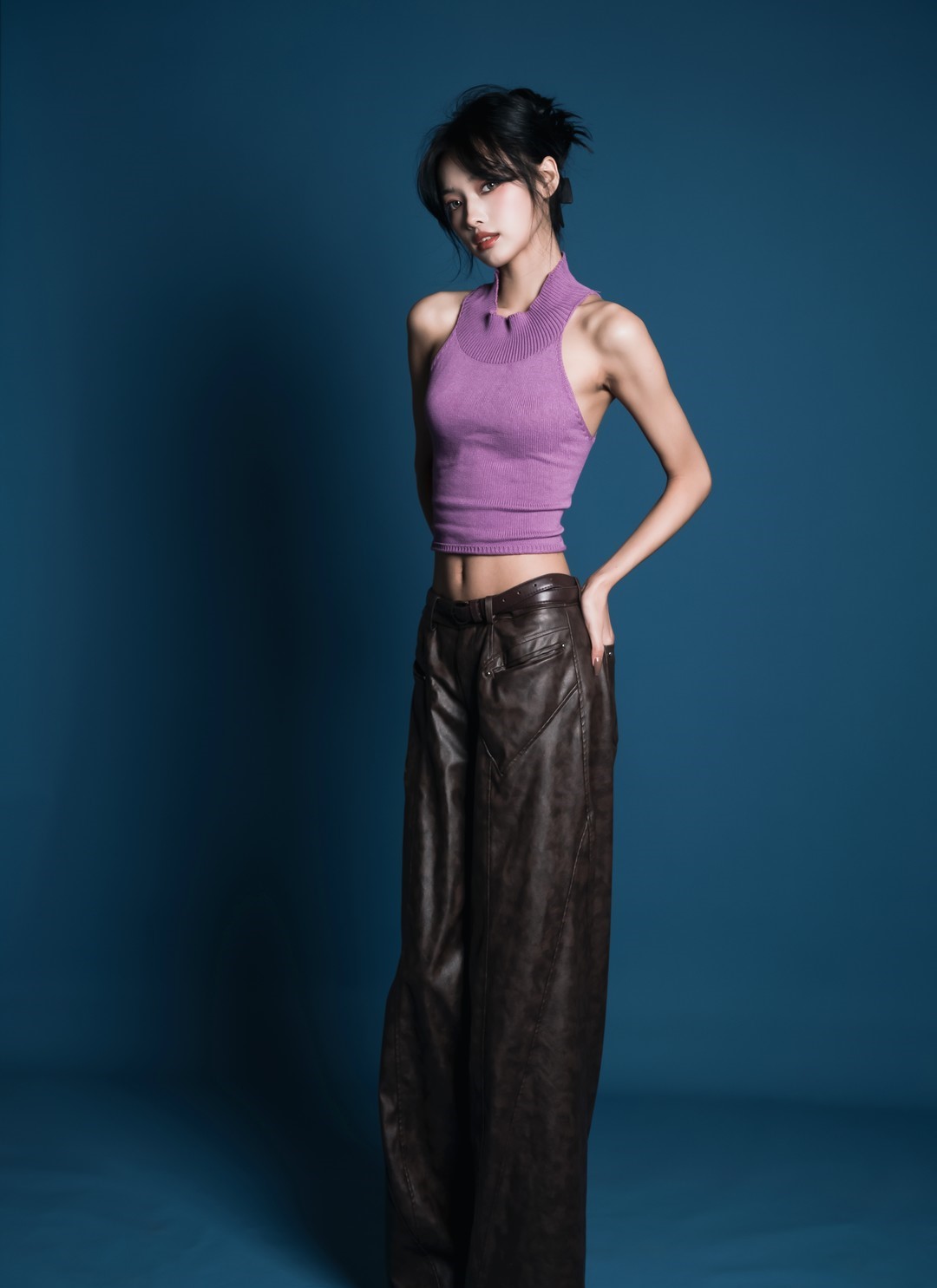 流欲xx工坊 (3) 流欲 xx 工坊沉浸式写真 复古空间配漫射光 模特在情绪里游走 像一场没醒的梦(无水印)