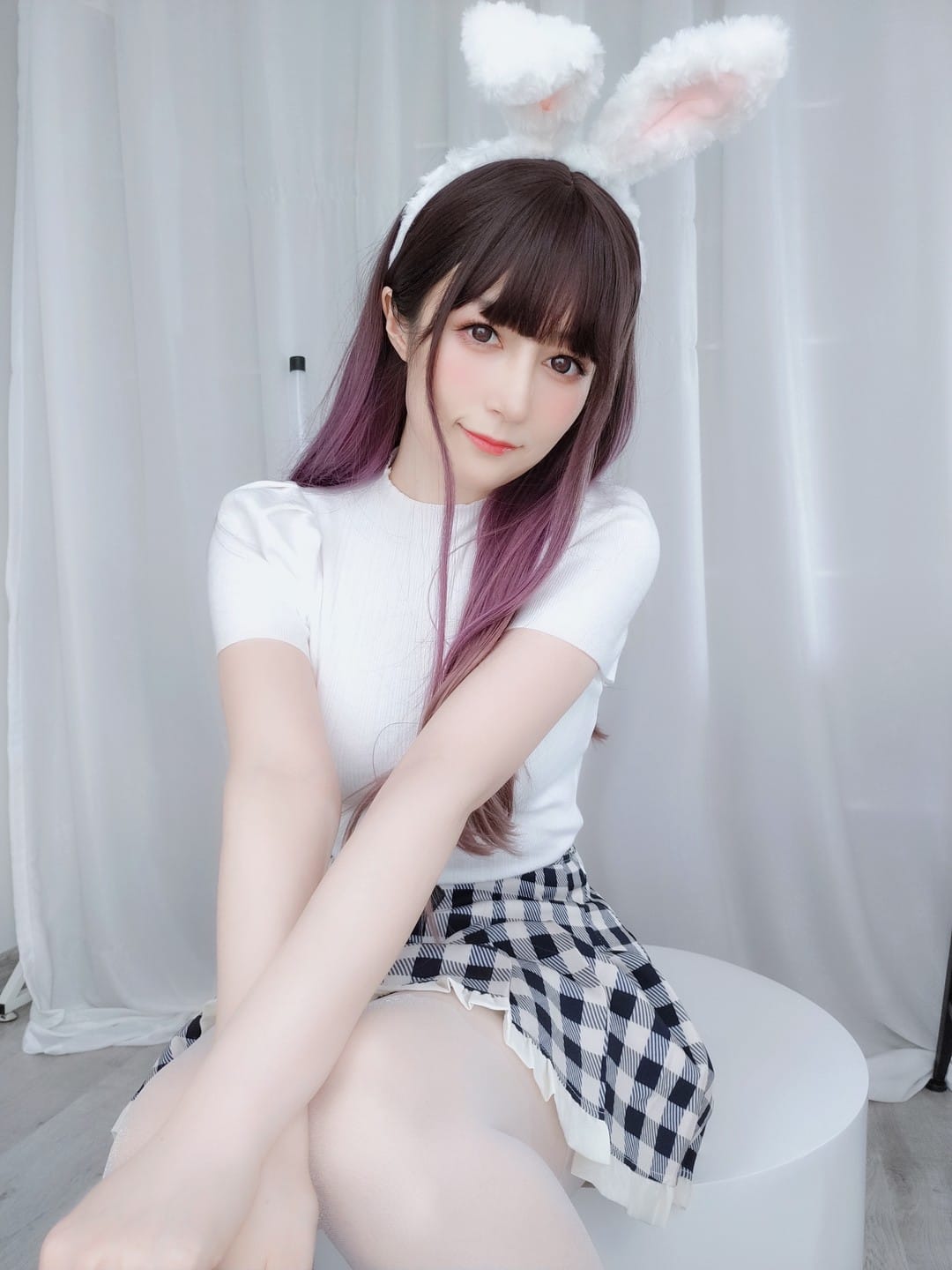 白银 81 光影独白写真集 明暗分割线里的侧影 黑白质感像被月光镀了层银