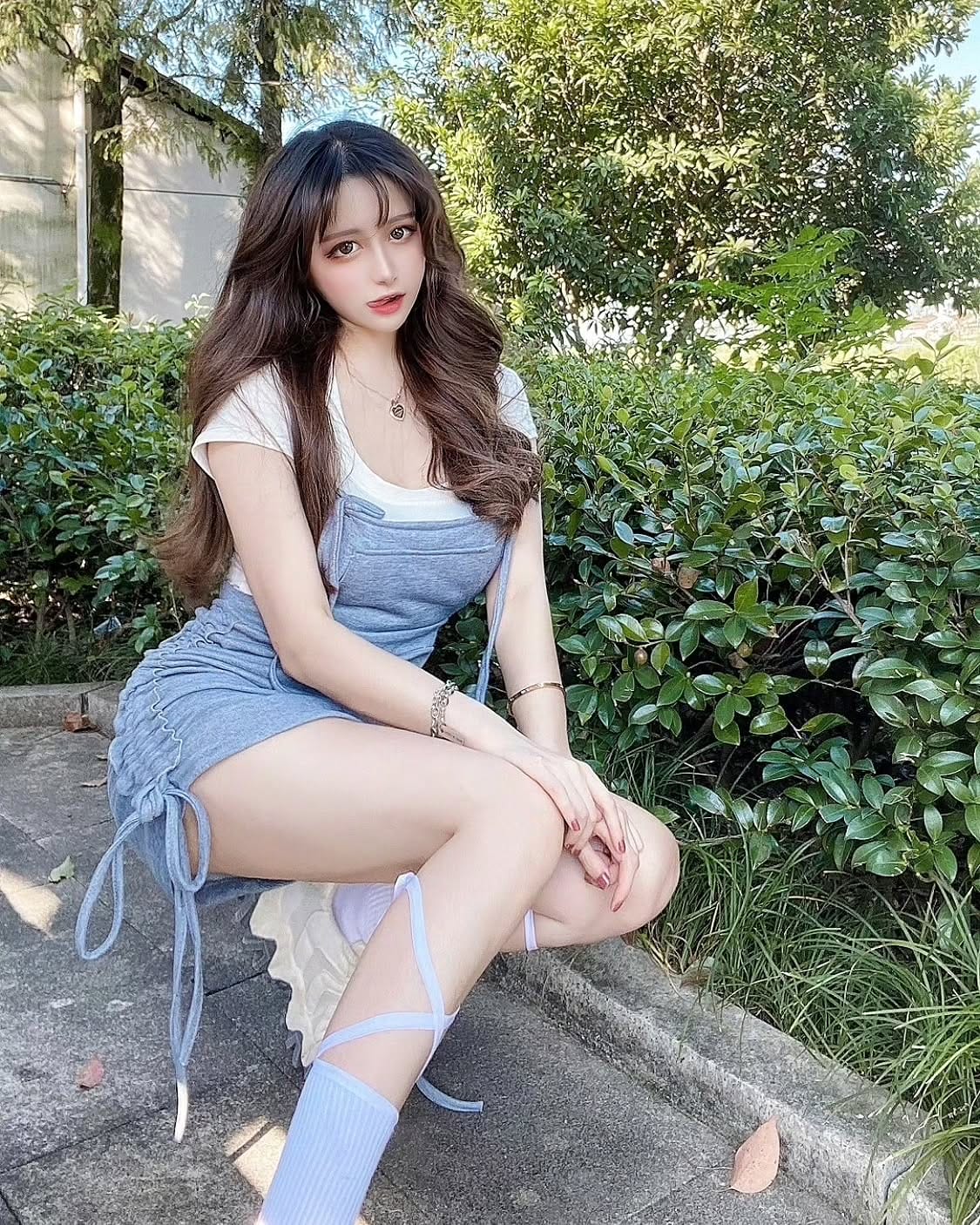 软妹小九九《九九洛丽塔甜心录》写真 软妹小九九甜萌双杀 洛丽塔的甜 + 居家的软 小九九的每个表情都像加了蜜糖滤镜