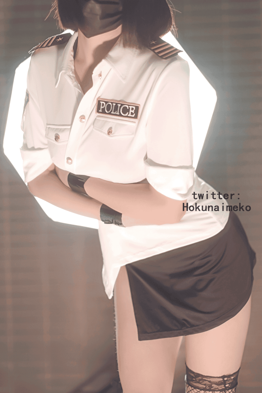 🔥hokunaimeko 这组图火了！从发光贴纸到像素装置，揭秘她把科技感拍出少女心的秘诀