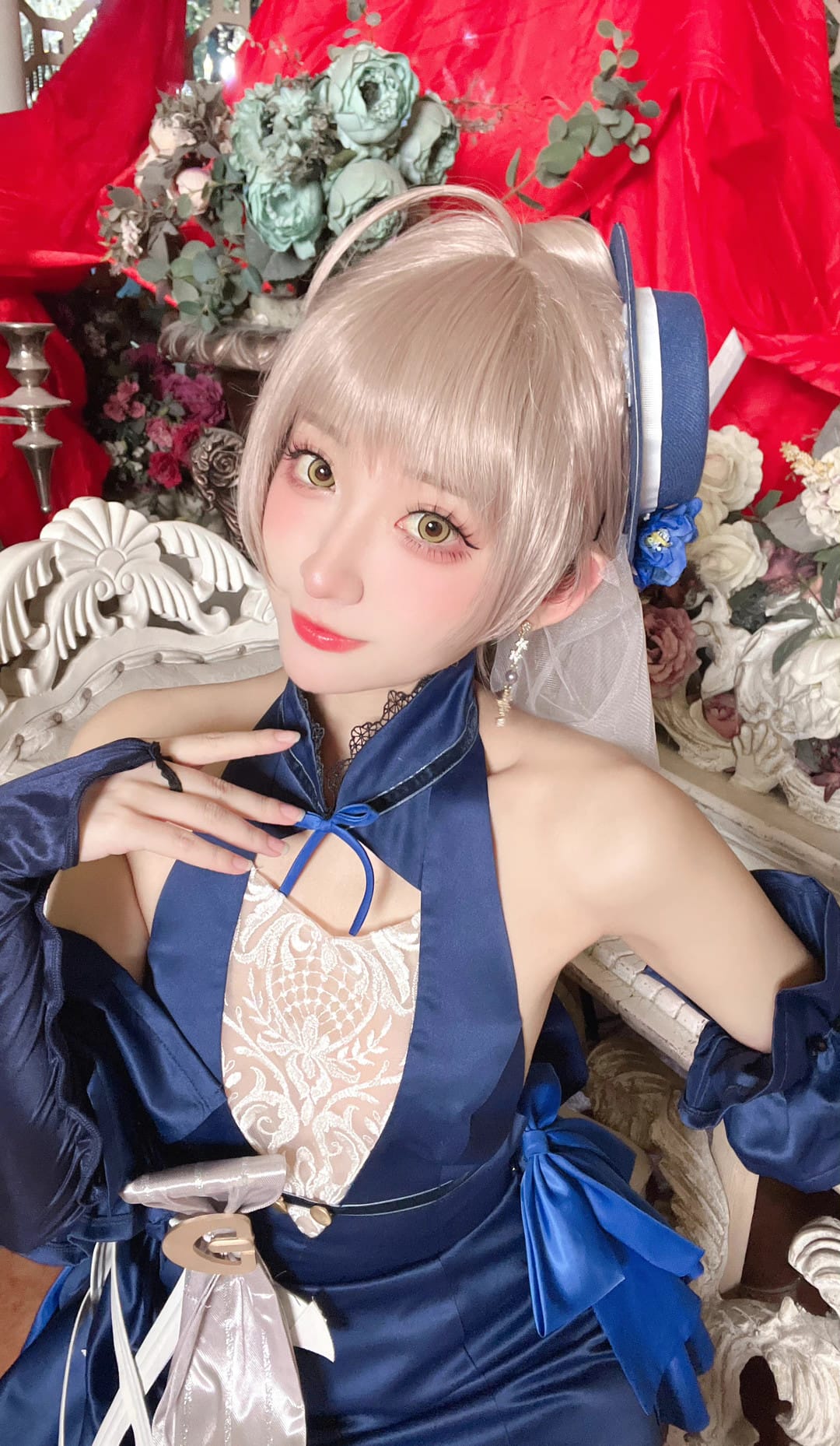 尤幽 (1) 尤幽写真凭什么圈粉?空灵意境感 + 5813×10000 高清,全国网友都在存!