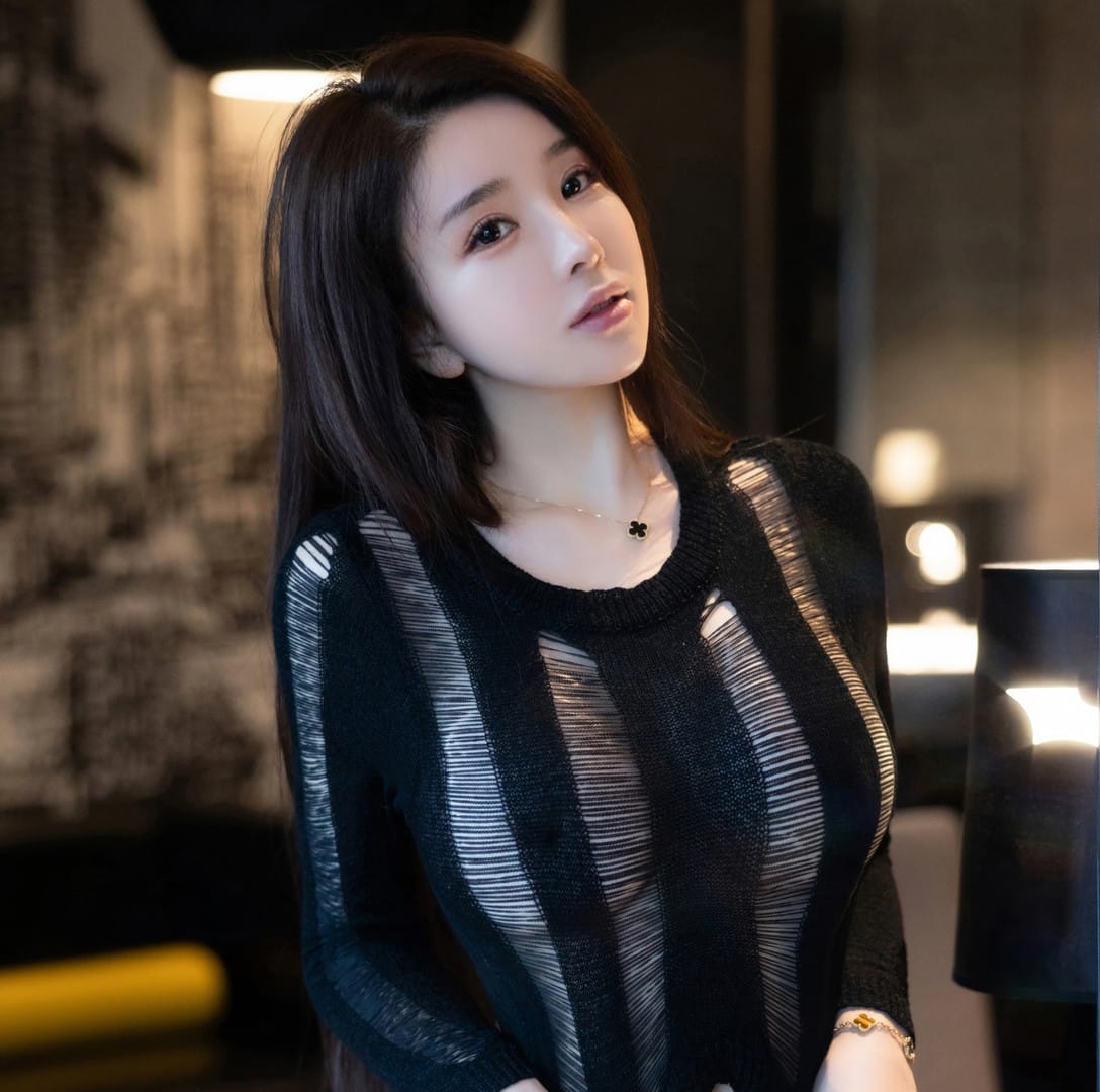 雨儿酱eve (1) 为什么雨儿酱 eve 写真受欢迎?柔美 + 甜酷 + 氛围感作品推荐,点击看详情