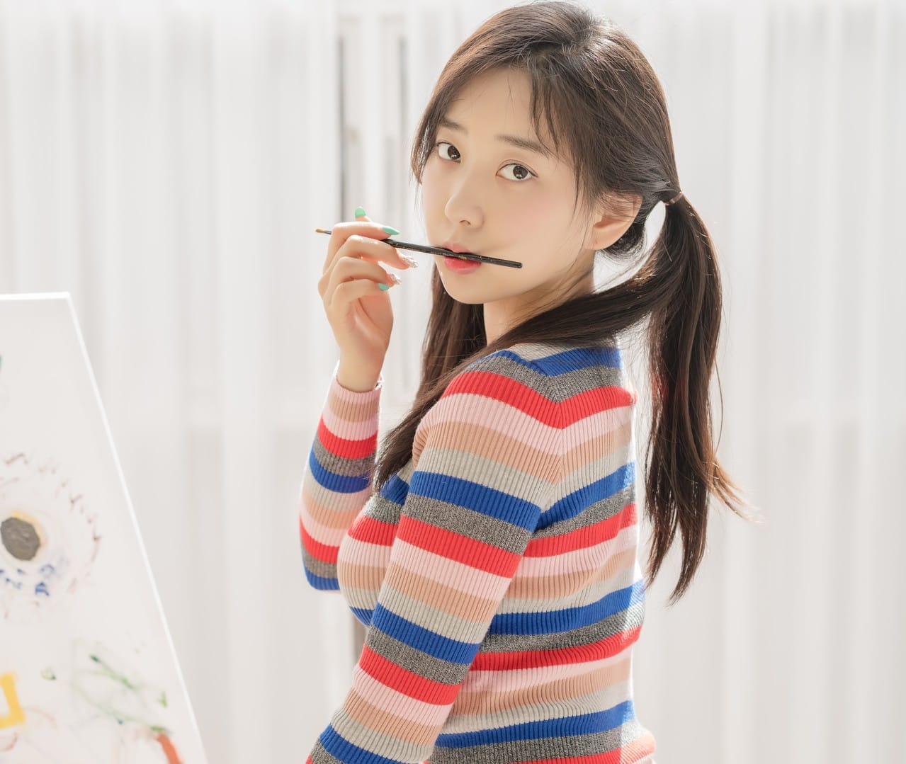 SAINTPhotolife美女写真：专业摄影机构的艺术美学