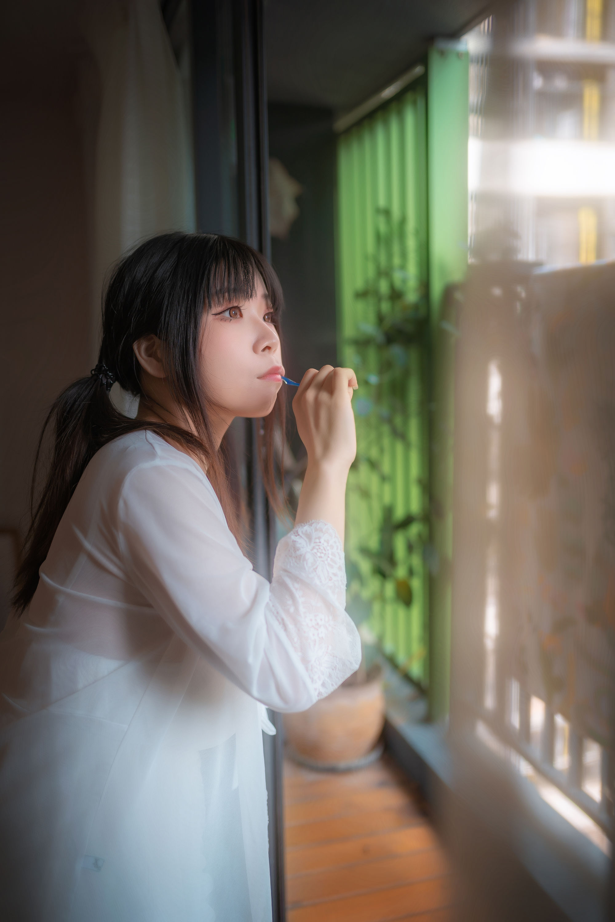 自闭颜球球写真全集，从忧郁到甜美的完美蜕变