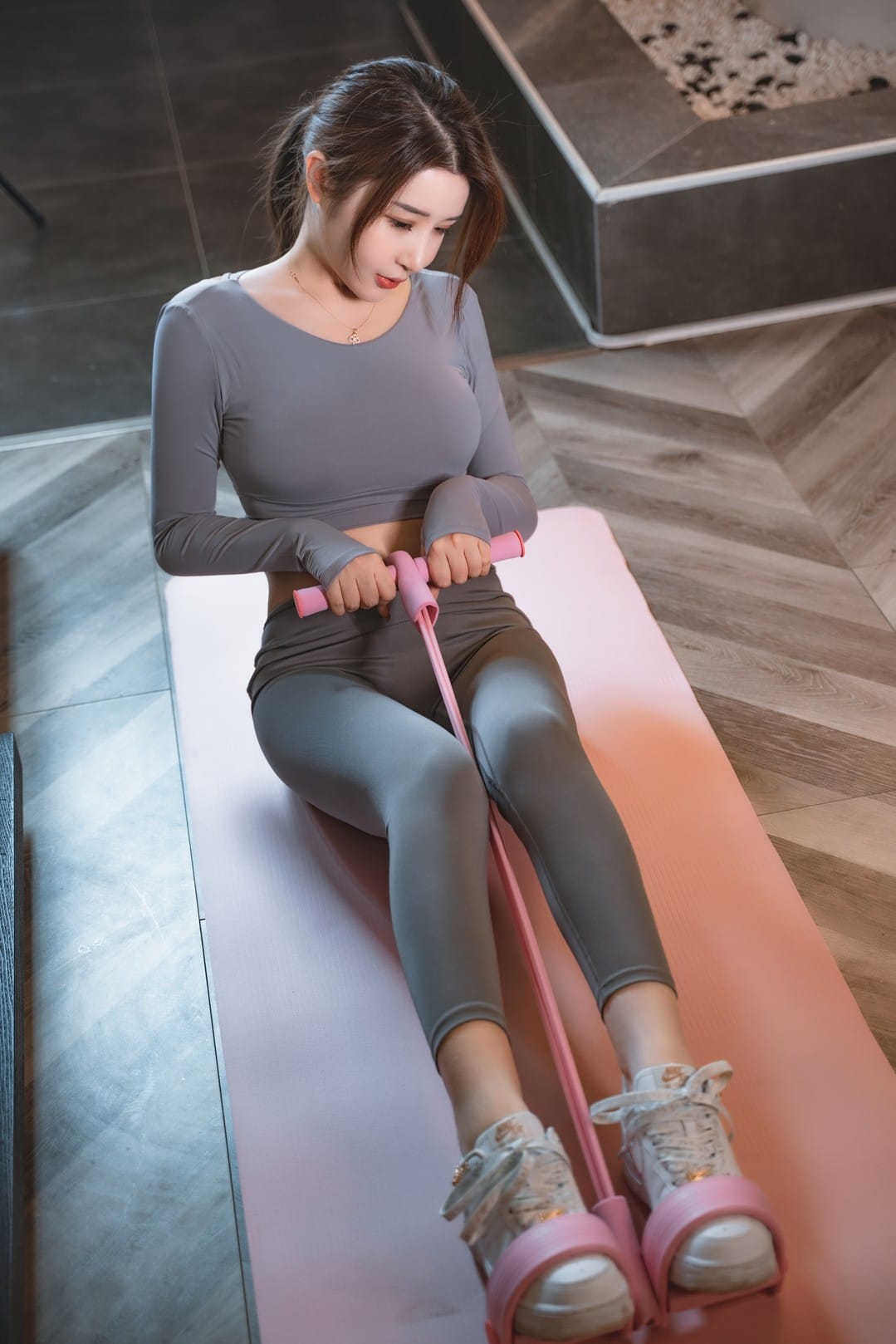 蜜蜜子Kimmie「被窝时差」多风格写真，从清新到俏皮的完美切换